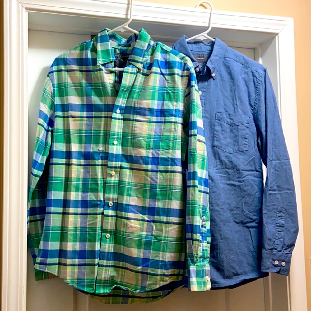 Two (2) Saddlebred woven button down shirts small